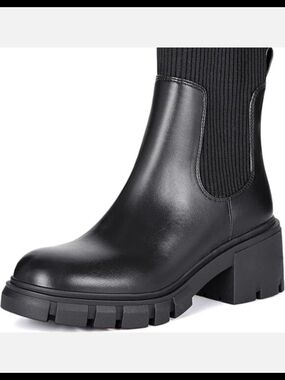 NEW Black Chelsea Lug Sole Ankle Boots - Women's Stylish Chelsea Boot